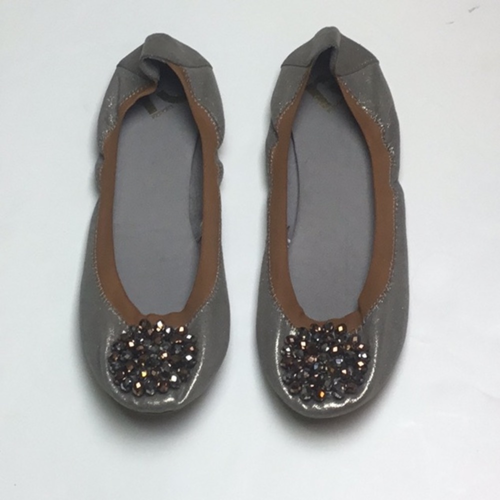 Report flat shoes size 7